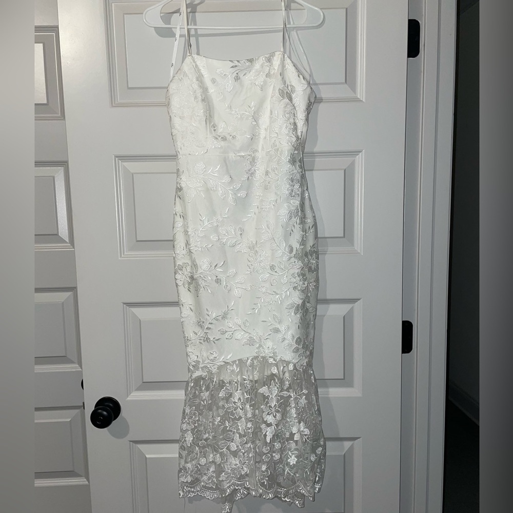 Lace cocktail dress from lulus. Midi. Size XS